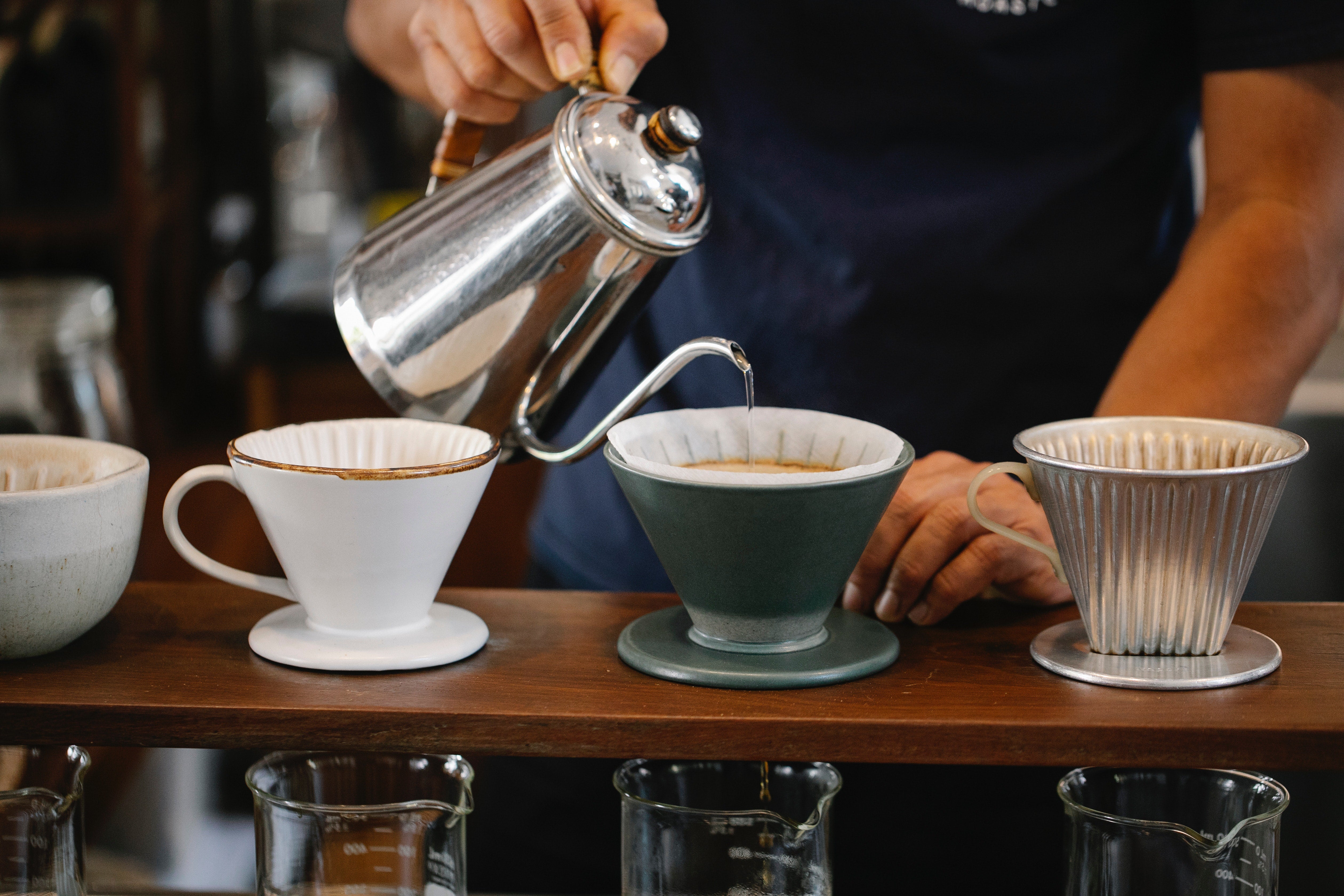 Comparatif : les meilleurs porte filtres pour faire le café à la main